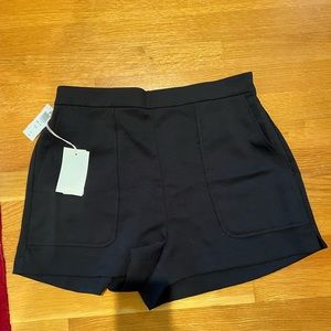 Aritzia - Wilfred brand - high waisted Welles trouser shorts